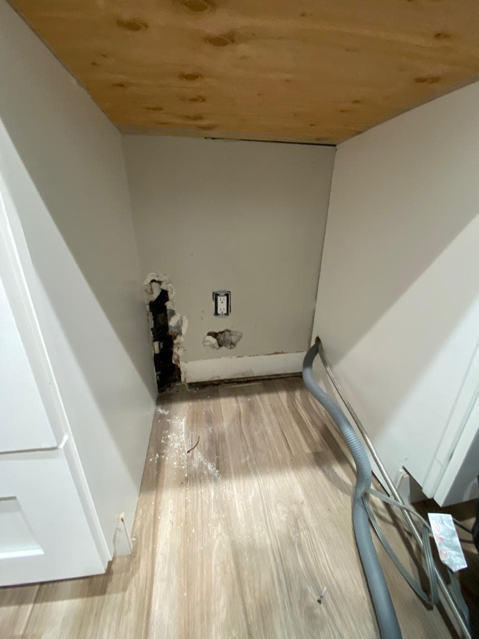Drywall Repair & Patchwork photo 29